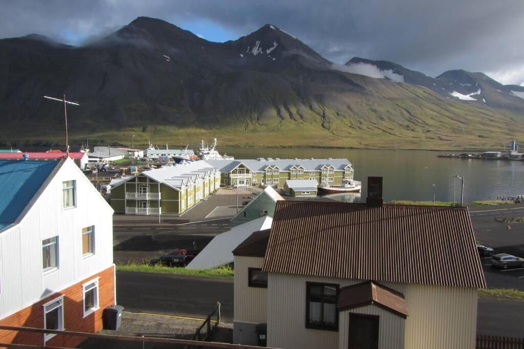 House With A Warm Soul In North Iceland Siglufjordur Exterior photo