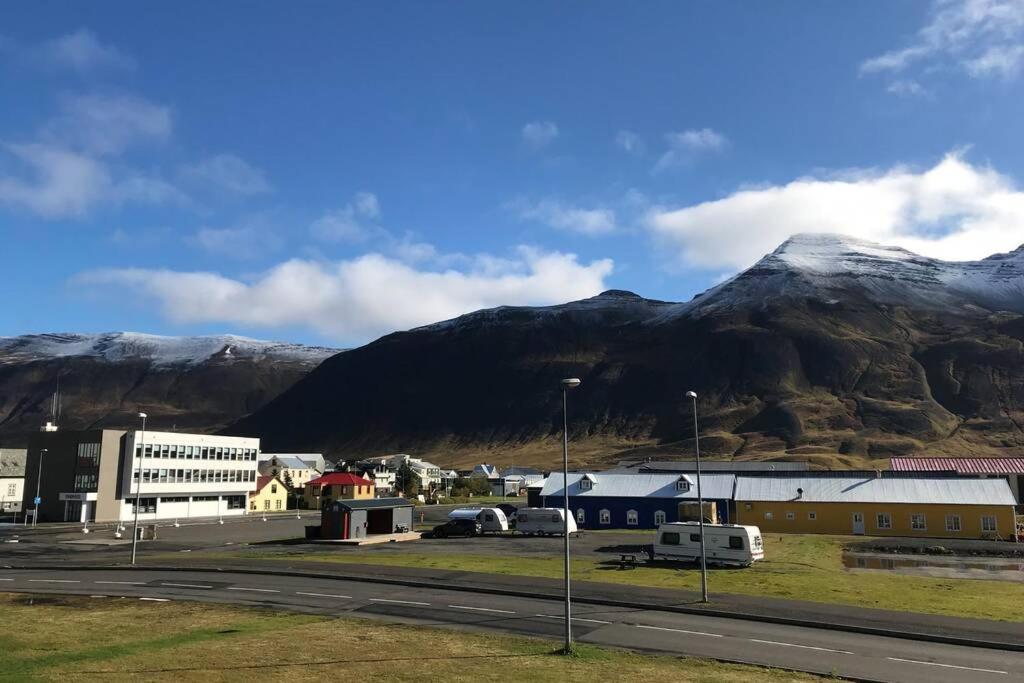 House With A Warm Soul In North Iceland Siglufjordur Exterior photo